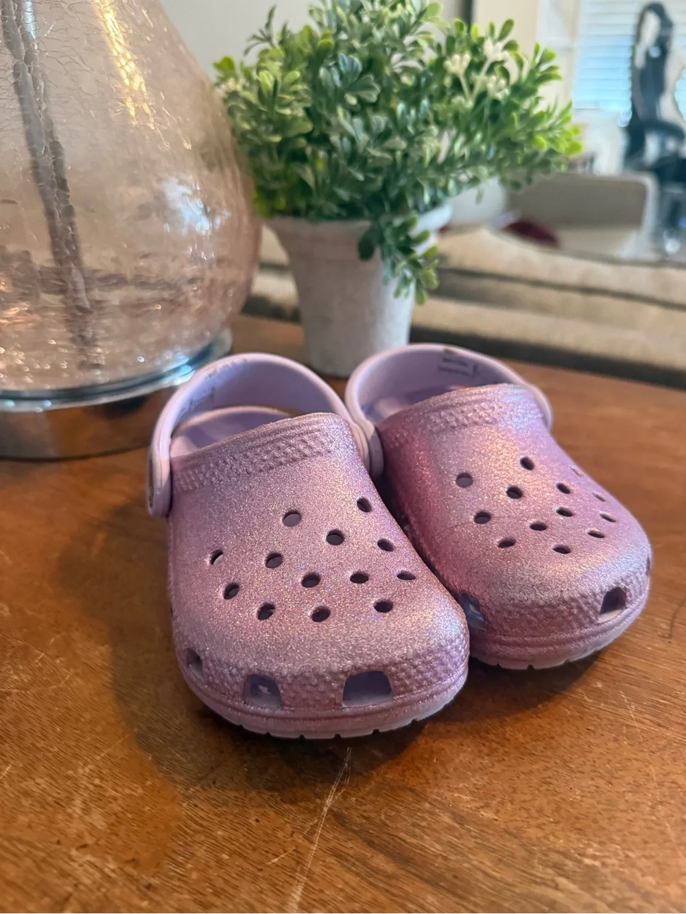 CROCS Kids Glitter Clogs in Lavender Pink
